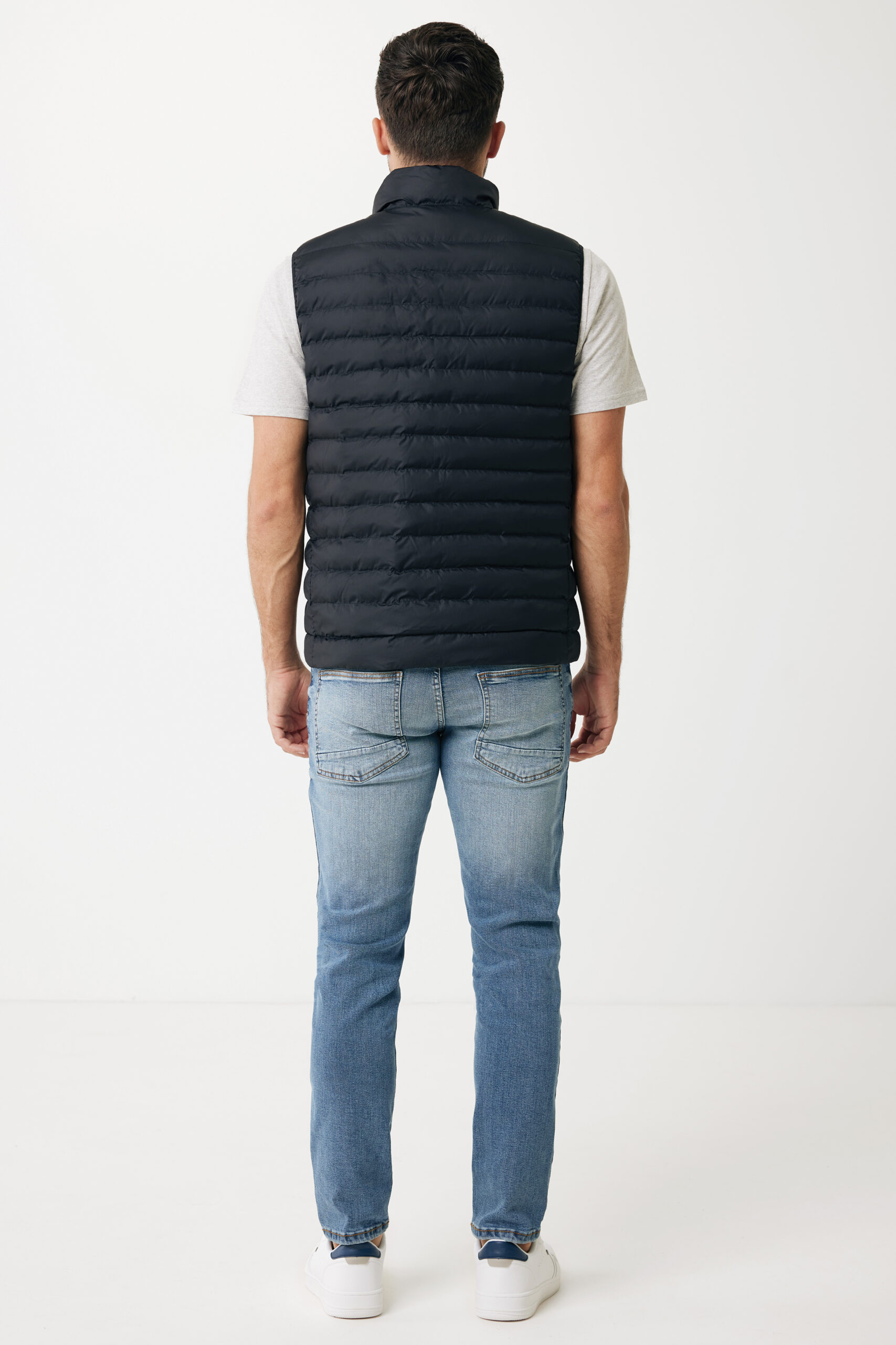 Vest meestele Iqoniq - must - Pilt 4